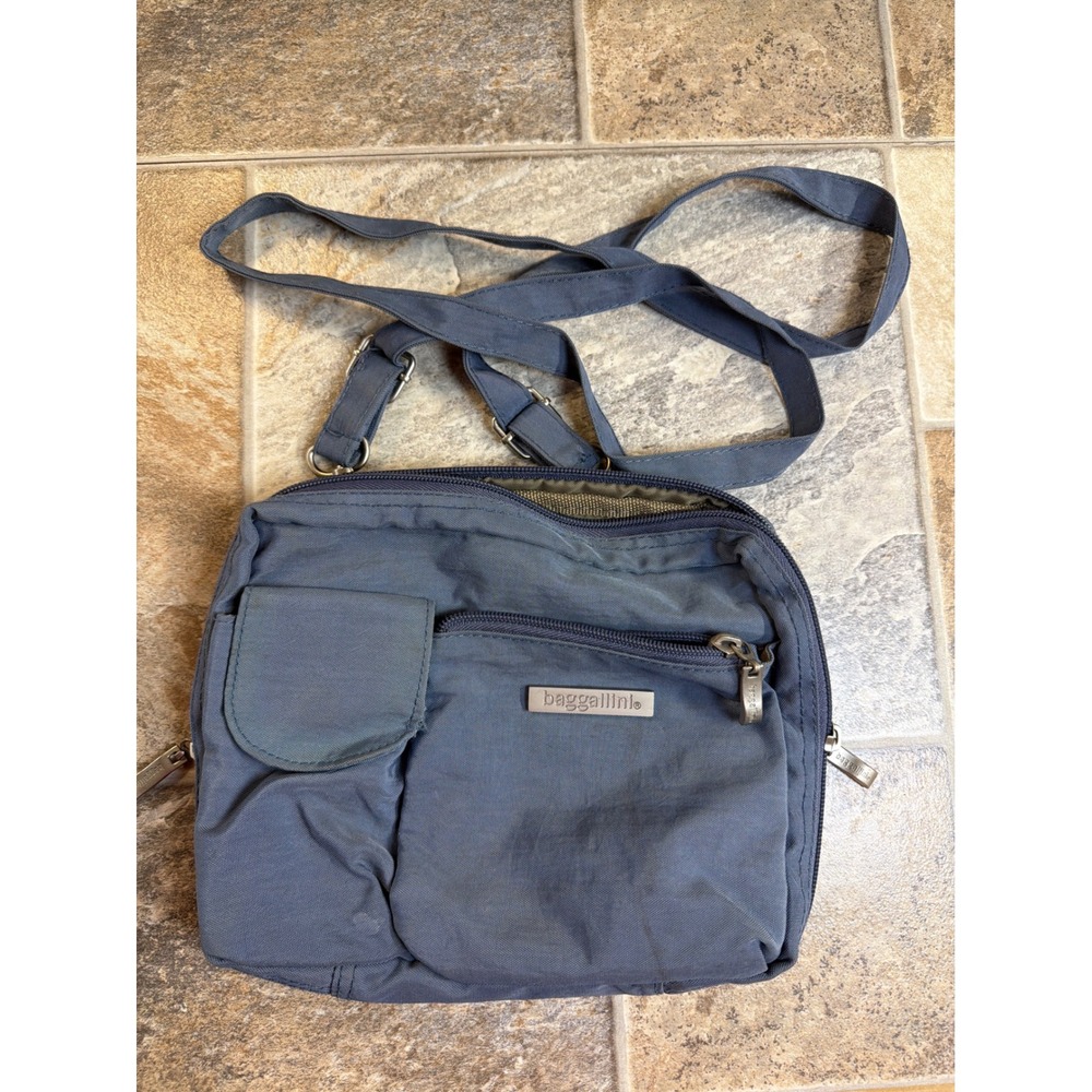 Baggallini Crossbody Bag Navy Blue Nylon Adjustable‎ Strap Multiple Pockets